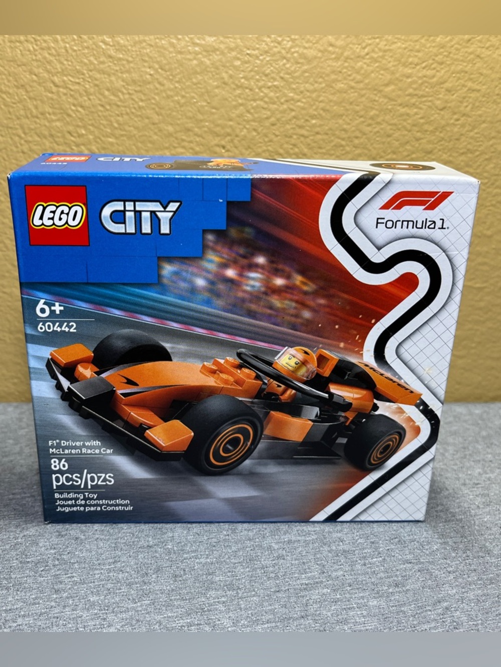 LEGO City F1 Driver with McLaren Race Car Model Racing Playset 60442 New